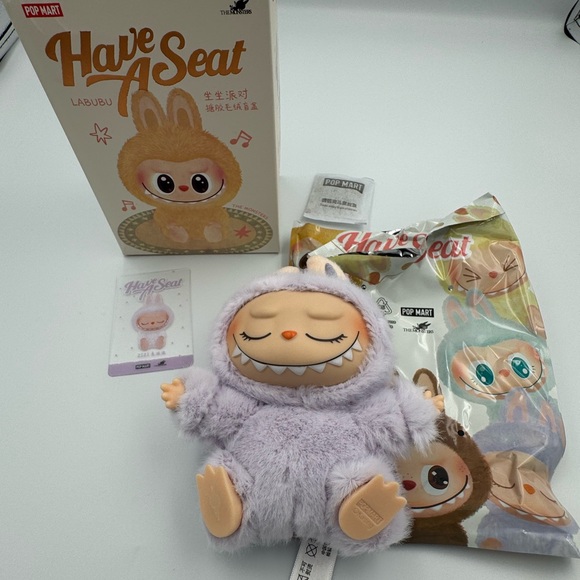 POP MART Other - POPMART "HAVE A SEAT" LABUBU “ZIZI”